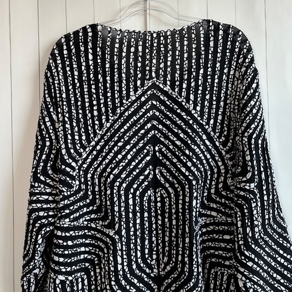 Chicos Travelers size 4 20/22 Mesh jacket abstract stripe black white artsy NEW - Picture 7 of 13